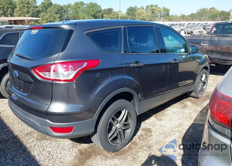 2016 Ford Escape S z USA, uszkodzony, nr VIN 1FMCU0F70GUA44553